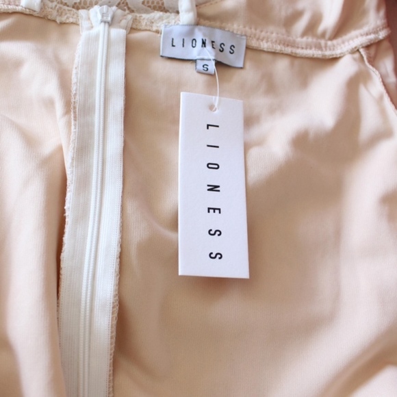 NWT Lioness / Nasty Gal Emilia Lace Maxi Dress - Picture 5 of 6